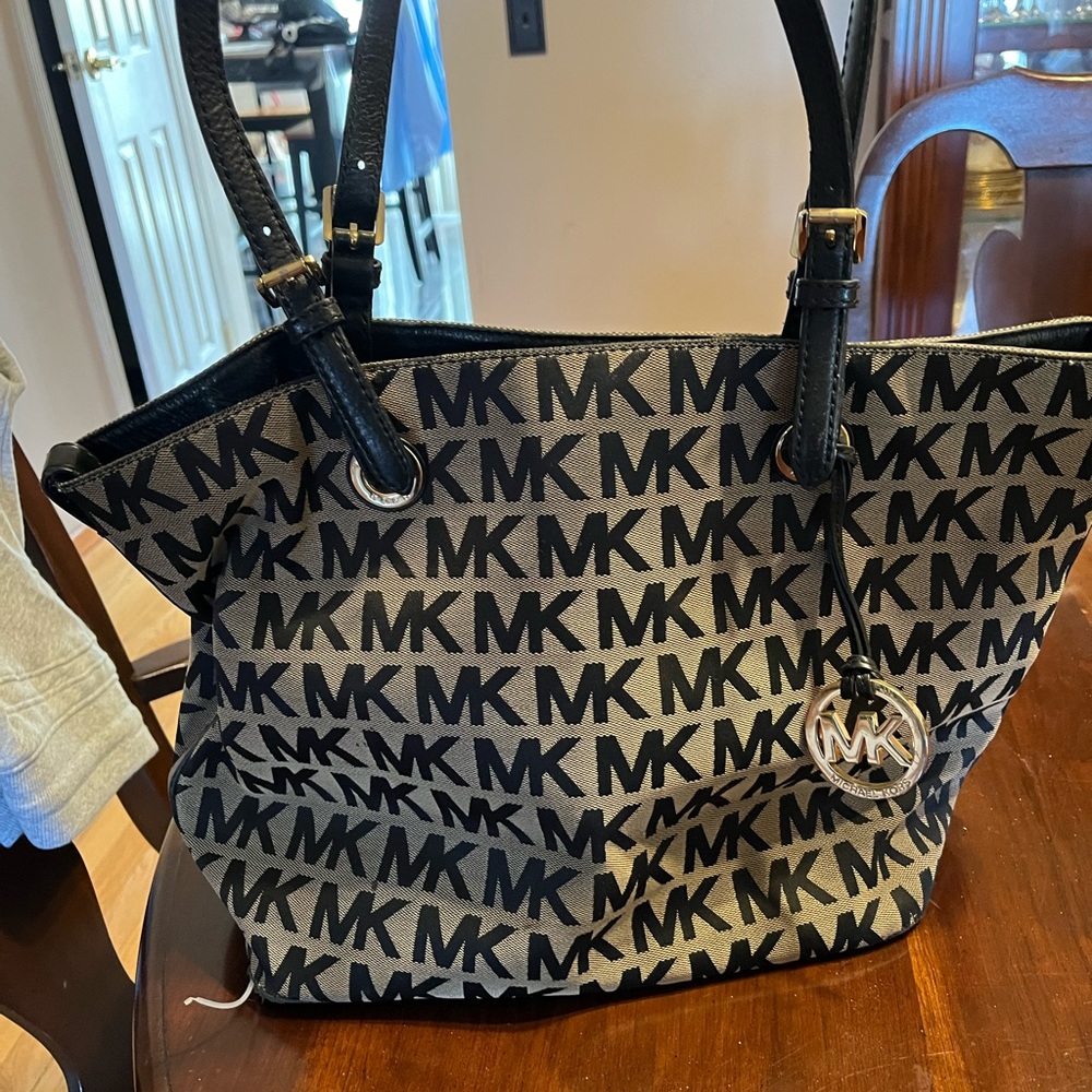 Michael kors handbag